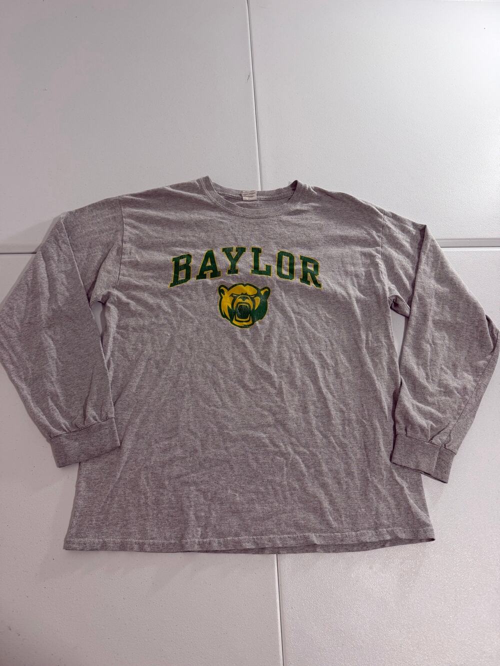 Baylor Bears Long Sleeve T-Shirt Mens Large Gray Green Gold Distressed Gildan